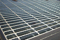 怎(zěn)樣延長鋼格(gé)板在潮濕環境中的使用壽命(mìng)