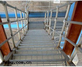 樓梯鋼格板