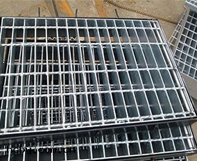 不鏽鋼溝蓋(gài)板