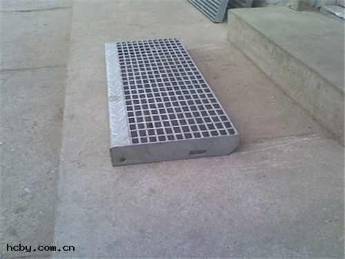 金(jīn)屬踏步板