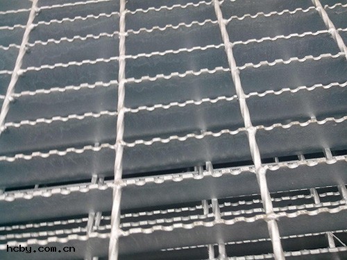 齒形(xíng)踏步板