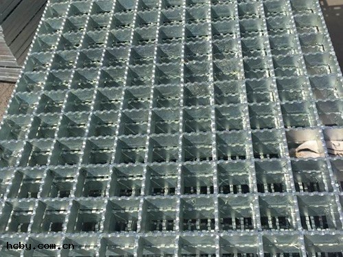 齒形(xíng)踏步板