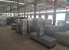 鋼格(gé)板現貨車間