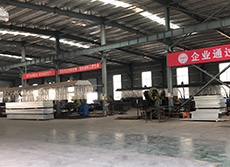 鋼格(gé)柵人工焊接車間