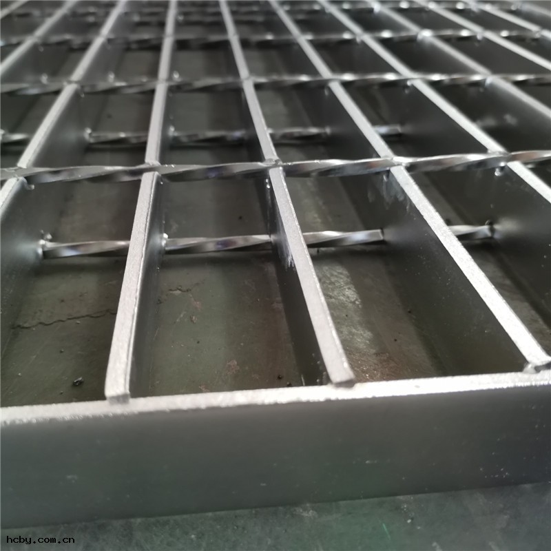 不鏽鋼鋼格(gé)板